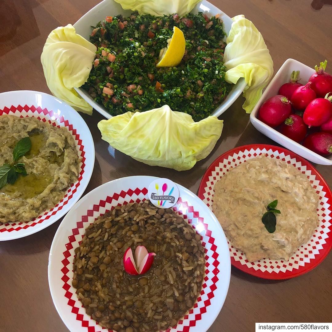 Today’s menu 😍 Mjaddra b 3adas, eggplant, tabbouleh and tajen tuna 😍😍 ... (Zgharta)