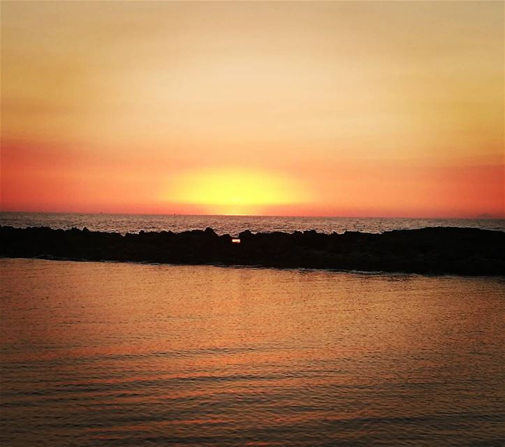 "Today's shot " sunset sea sunset_ig  sunsetsky  seaskyview seaskysun ... (Chekka)
