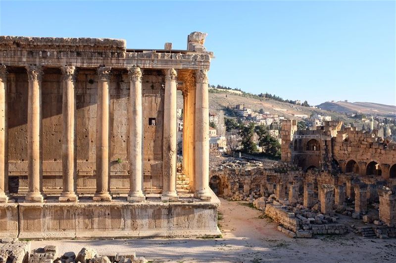 Tomorrow I am traveling to Lebanon! 🙌🏼 Looking forward to be there again... (Baalbek , Roman Temple , Lebanon)