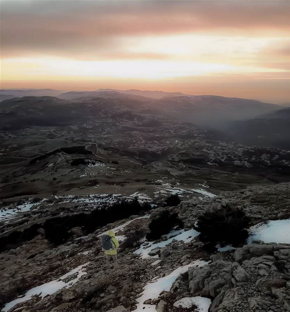Tonight's sunset from Falougha ...  ig_lebanon  natgeolebanon  tagthestory... (Jabal Fâloûgha)