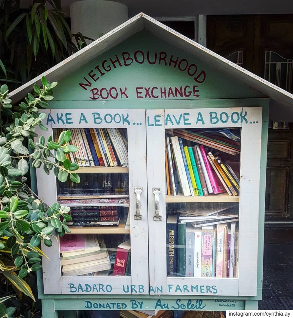 Too much love ❤ sharingiscaring   bookstagram  bookshelf  booklover ... (AU SOLEIL)