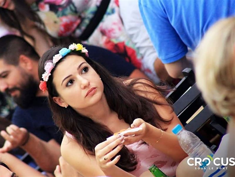 Too  serious while eating  pizza 🍕 plz don't disturb! 😋... (Crocus Sous Le Pont)