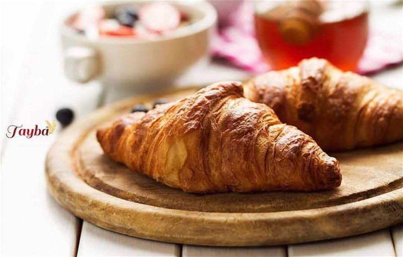 Tout bonheur commence par un petit déjeuner tranquille 🥐🥐 ...📸 @tayba (Tayba Bakery)