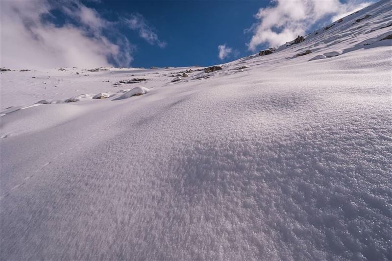 Towards the summit ... (Jord Tannoûrîne)