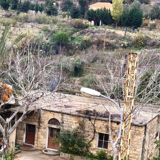 Traditional homes in the area were always built with flat rooftops where... (Dayr Al Qamar, Mont-Liban, Lebanon)