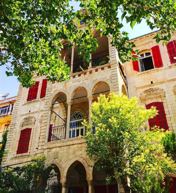  traditional  levantine  architecture  arcades  history  red  shutters ... (Zahlé, Lebanon)