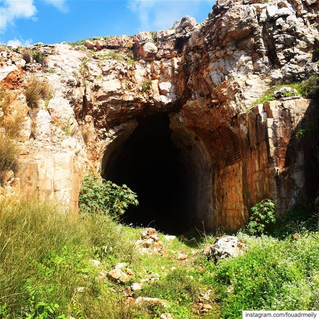  train  traintunnel  livelovesouth  lebaneseborder  runningday  bestofleb ... (Naqoura)