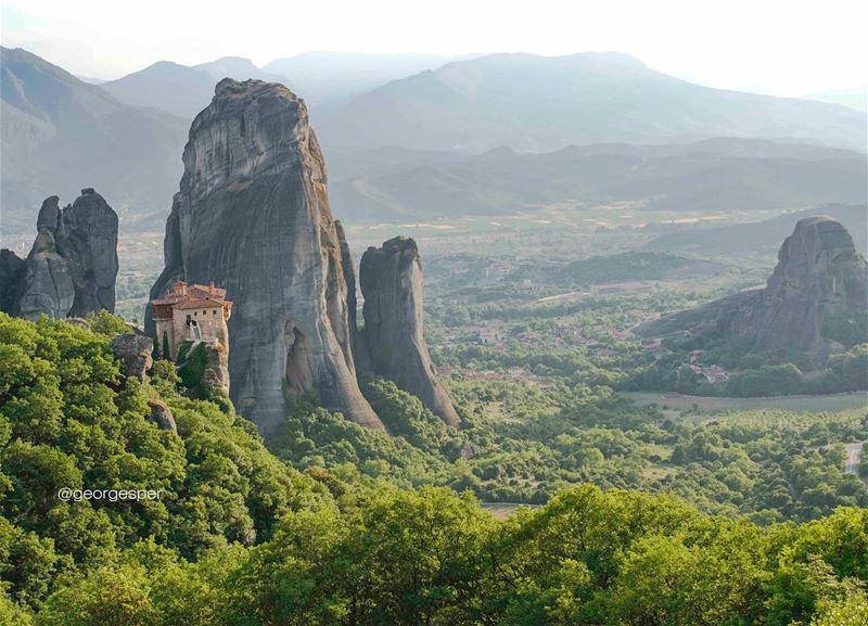 "Traveling: it leaves you speechless, then turns you into a storyteller" -... (Meteora-Kalampaka Greece)