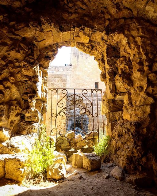 //🍃☉// tripoli lebanon livelovelebanon lebanoninapicture gate sunlight... (Tripoli, Lebanon)