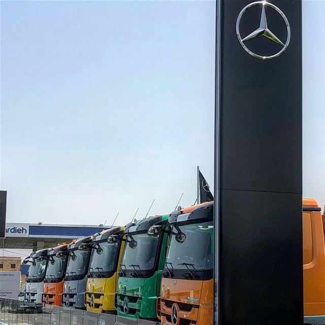  truck  car  color  nice  mercedes  mercedesbenz  lebanon🇱🇧  instacar ... (Saïda, Al Janub, Lebanon)