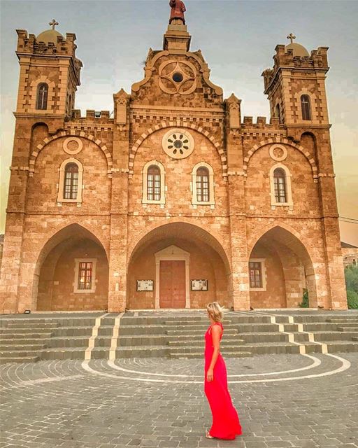 Tu, Mia Luna, Tu sei qui con Me ❤️..Batroun you are breathtaking 💃💚... (Eglise St. Estephan Batroun)