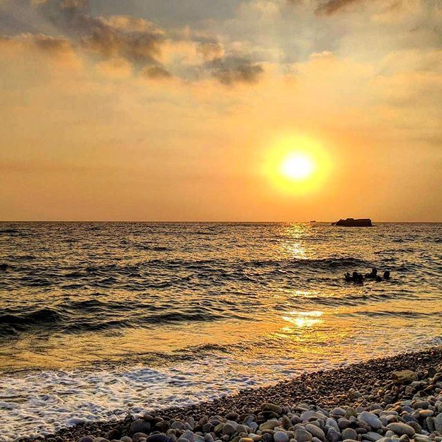 Turning the sunset time into living painting...