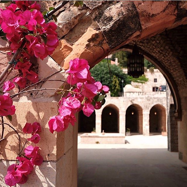 Two things I love in one frame...  OttomanArchitecture  Bougainvillea 🍃💕 (Deïr El Qamar, Mont-Liban, Lebanon)