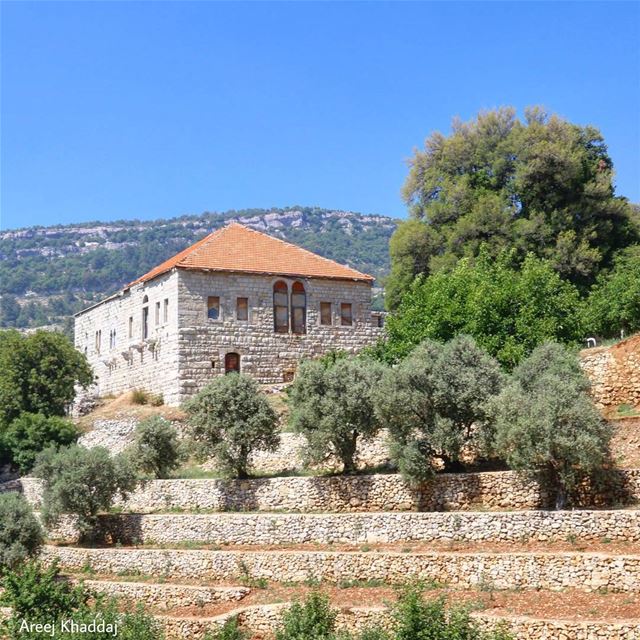 Typical Lebanese 🏡🇱🇧 (Jaj, Mont-Liban, Lebanon)