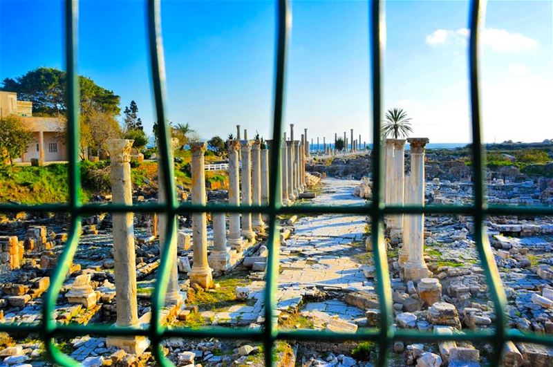 Tyr ,Lebanon  insta_jezzine  southlebanon  tyr  travelblog  travel ... (Tiro)