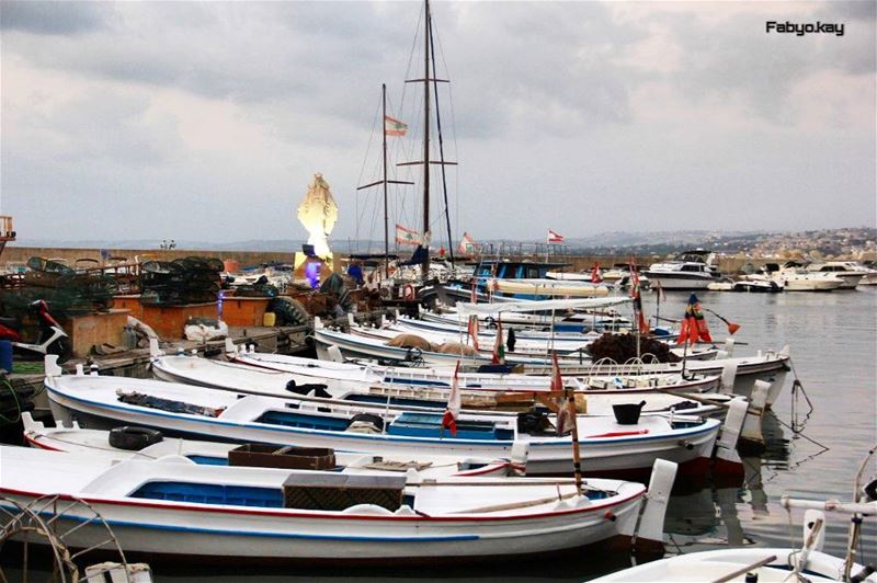  tyre stmary saint_charbel cloudy tyrepage igersbeirut skylovers... (Tyre, Lebanon)