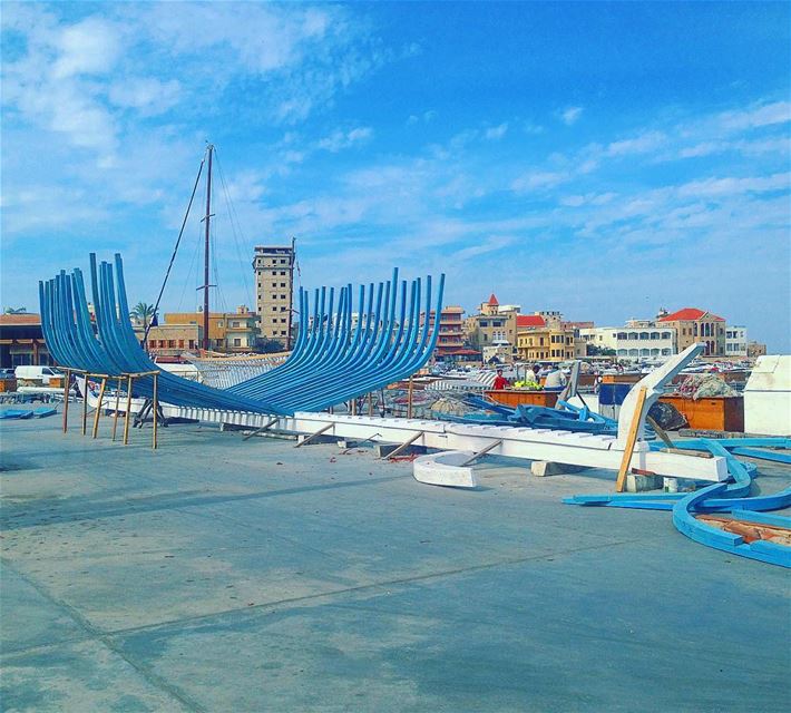  tyre  tyr  sour  tyrecity  sourcity  tyrepage   southlebanon  beach ... (صور الميناء)