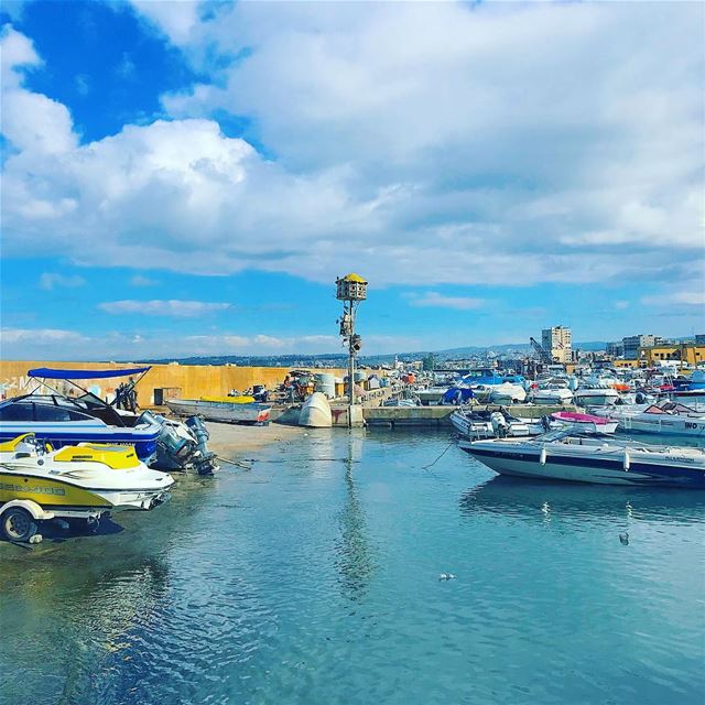  tyre  tyr  sour  tyrecity  sourcity  tyrepage   southlebanon  beach ... (Tyre Fishermen Port.)