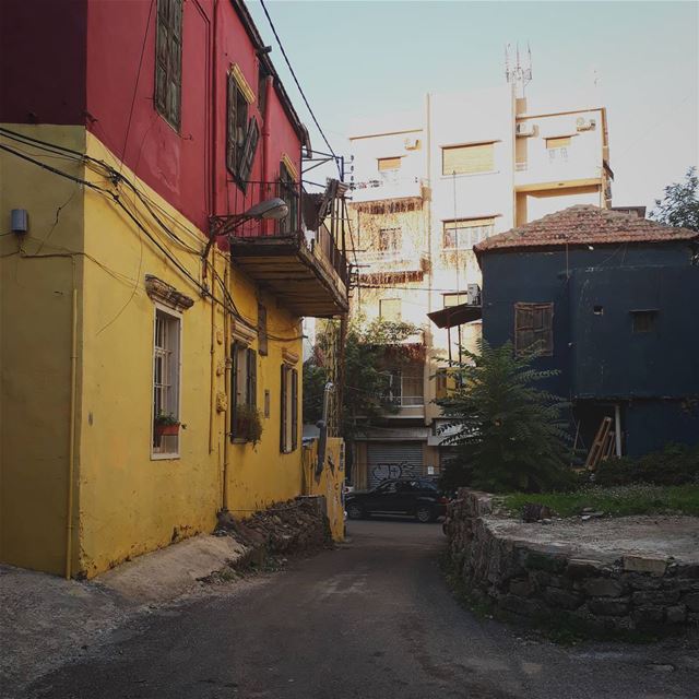 🇱🇧  uglybeirut  uglycity  urban  landscape  lebanon  beirut ... (Mar Mikhael-Armenia The Street)