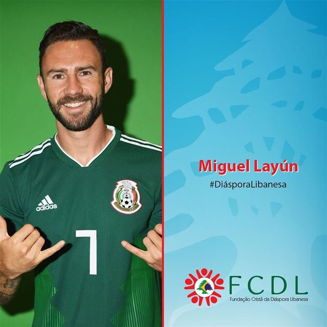 Um dos grandes craques da vitoriosa seleção mexicana de futebol e que...