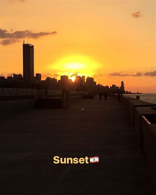 Um dos melhores e mais bonitos lugares para fazer exercícios, correr ou... (Biel "Beirut Waterfront")