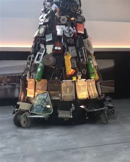 Unacceptable that a tree made from garbage is put at Beirut airport. Is... (Aéroport International Rafic Hariri De Beyrouth)