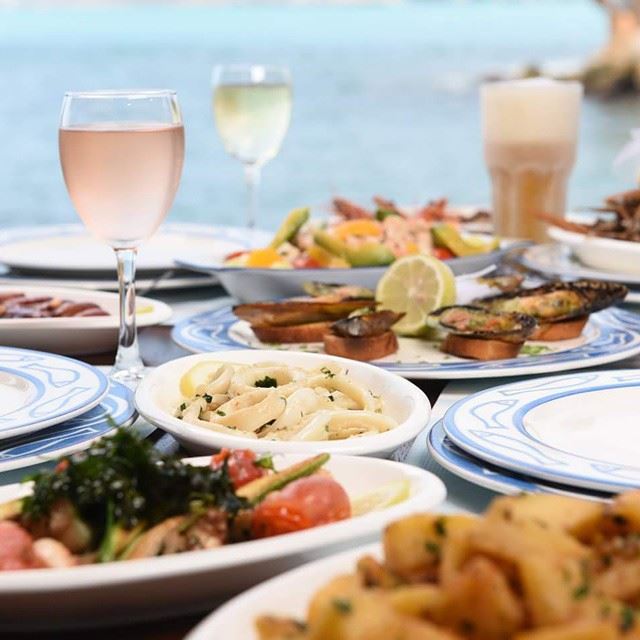 Unique dining experience by the SEA darelazrak seafood restaurant food... (Al Azrak-Jbeil)