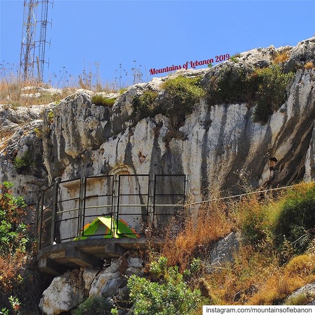 Unsual camping site! a telecom pole, a Babylonian carvings/ bas-reliefs,... (Nahr al-Kalb)