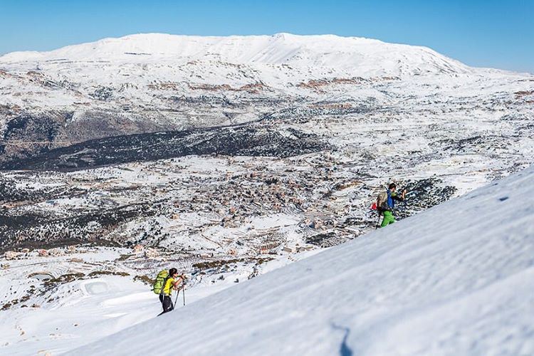 Up the hill ❄️ lebanon  falougha  snow  snowshoeing  mountains  neige ... (Falougha, Mont-Liban, Lebanon)