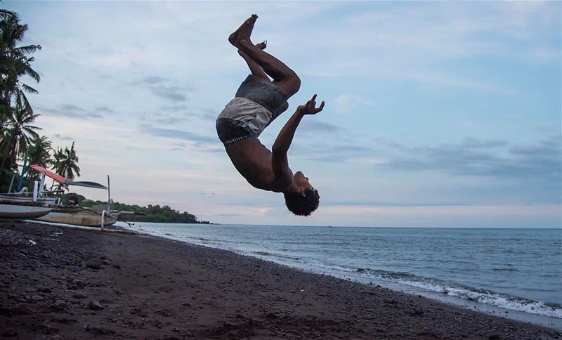 Upside down, life you turn me.... shot in  indonesia  bali  tulamben ...