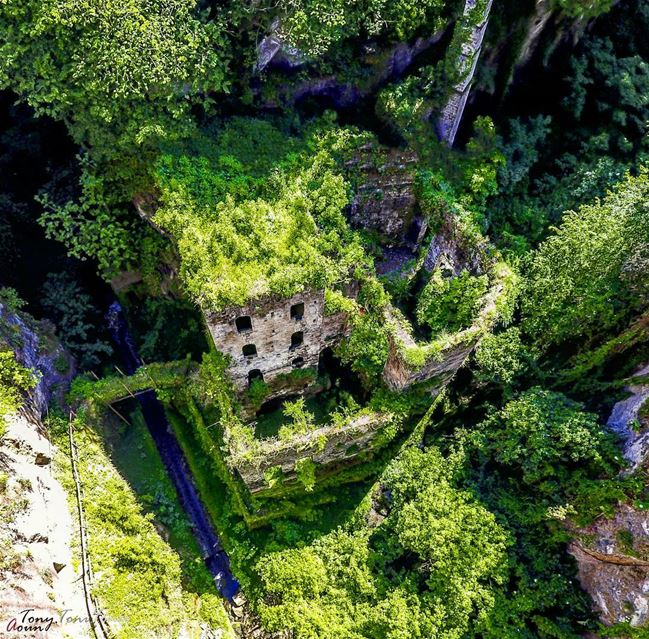 "VALLE DEI MULINI"Driving south from Napoli to Amalfi Coast - Positano,... (Sorrento, Italy)