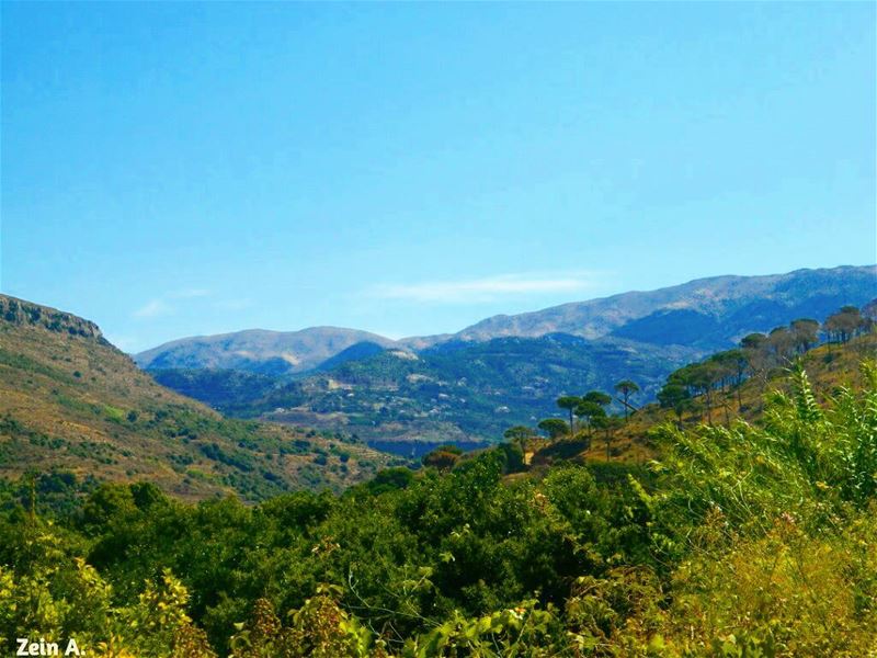  valley  tourism  outdoors  noperson  travel  streetphotography ... (Besri)