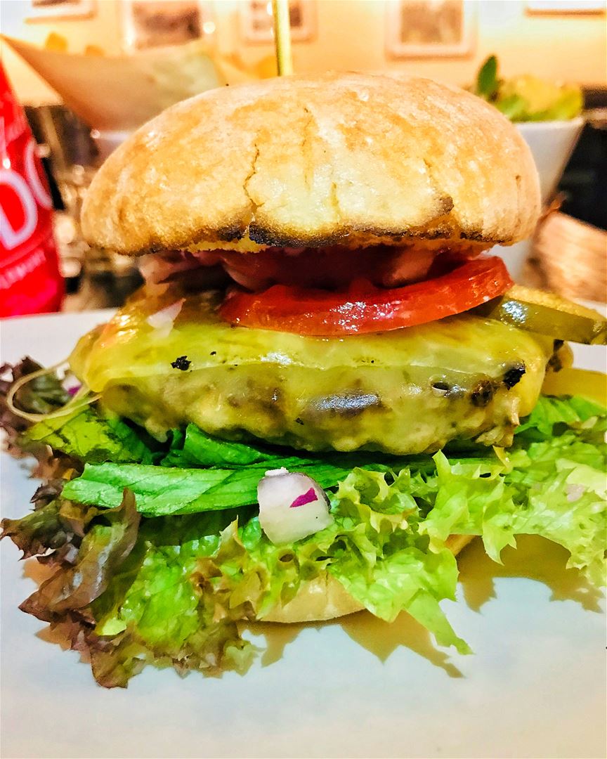 Version française 👇🏻Midnight Craving: Ellis Gourmet Burgers Delicious... (Ellis Gourmet Burger France)