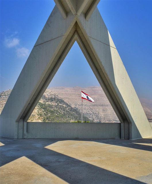 Vieux Liban toujours jeune et toujours souriant,Je suis fait de ton cèdre... (Ehden, Lebanon)