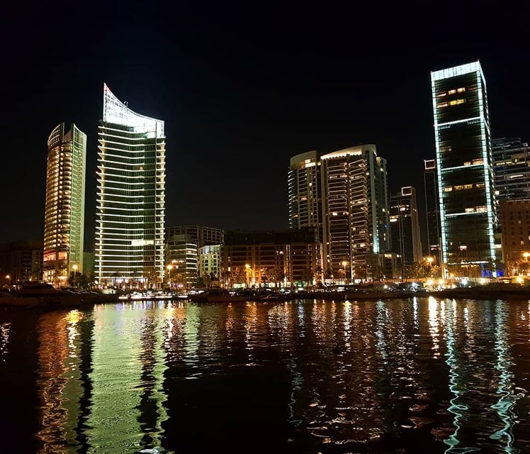 🇱🇧🇱🇧❤❤ view  shadow  nightout  beautifulnight  building  lights ... (Zaitunay Bay)