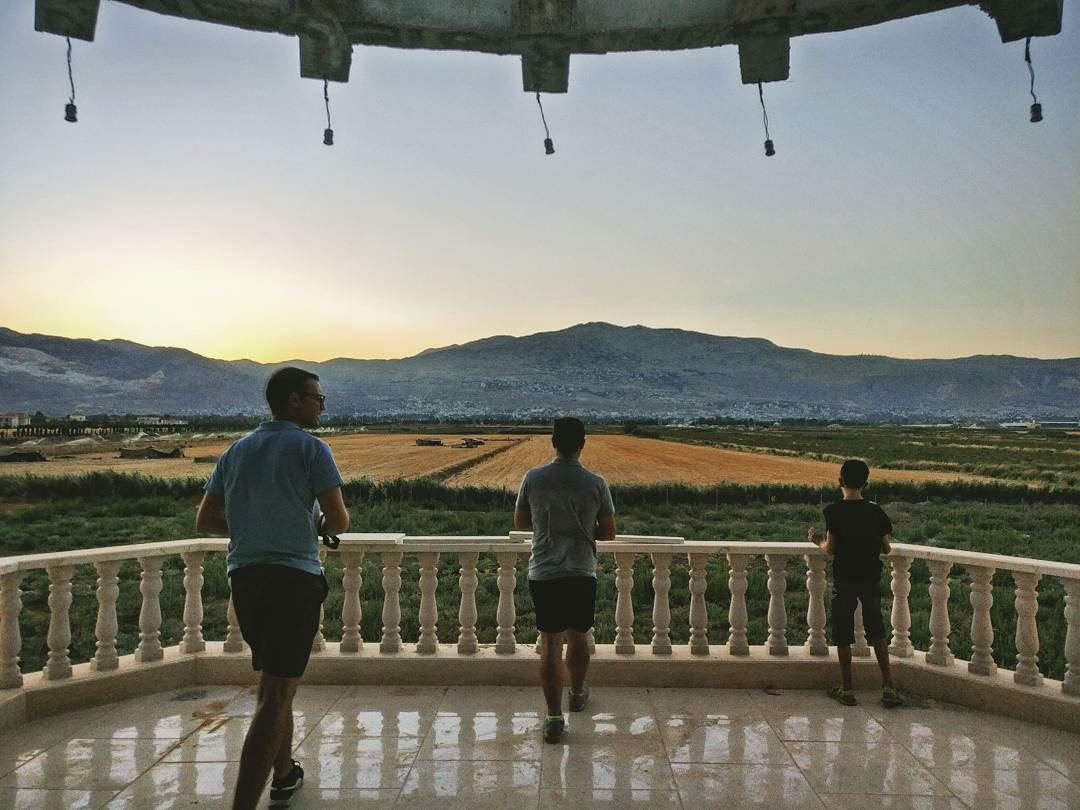 Villa with a view.... tb  throwback  lebanon  beqaa  mountains  sunset... (Beqaa Governorate)