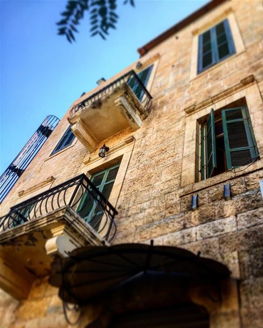 🏠🌿 village  house  windows  nature  view  beautiful  lebanon  mylebanon... (Bhamdoûn El Mhatta, Mont-Liban, Lebanon)