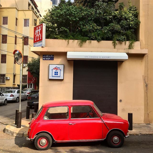  Vintage  Beirut or when one car takes you back a few decades...  monday ... (Achrafieh, Lebanon)