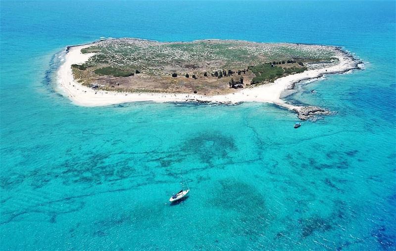 Você sabia que o Líbano possui uma badalada ilha situada a 5 km da costa... (Rabbit Island)