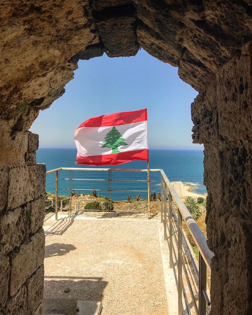 Você sabia que todos os elementos da bandeira do  Líbano possuem um... (Byblos - Jbeil)