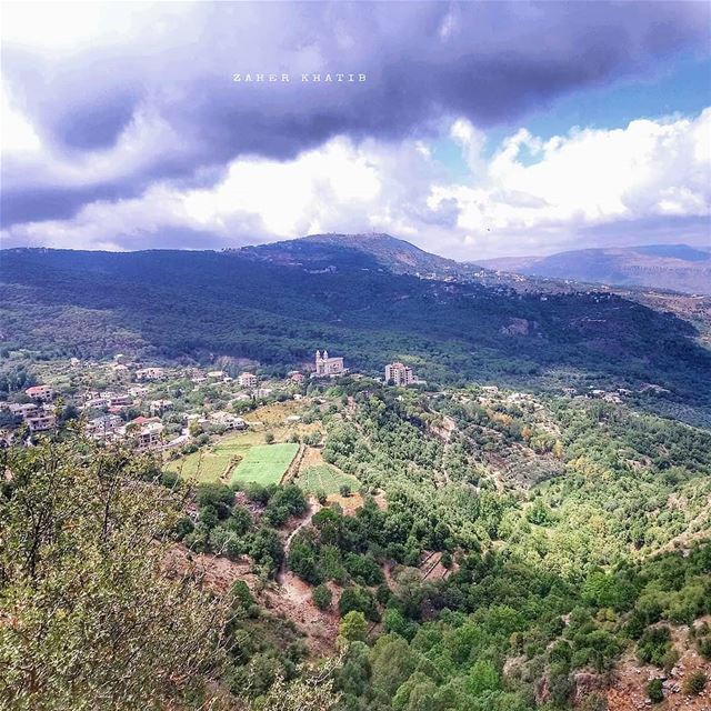 Wadi jezzine 🇱🇧 * insta_lebanon  ig_lebanon  lebanon_pictures ... (Jezzîne, Al Janub, Lebanon)