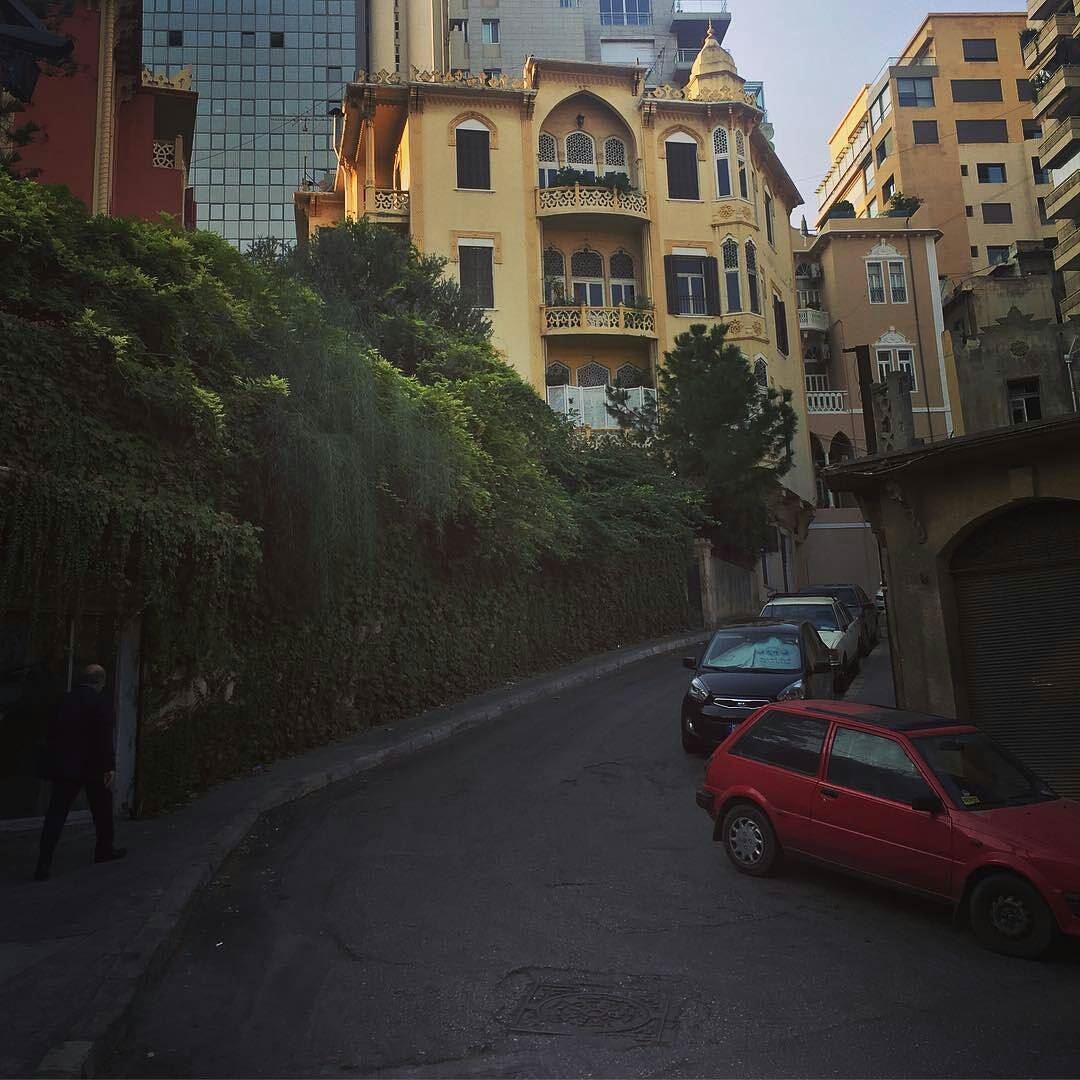 Walk the City 🚶By @lebanesestud  GoodMorningBeirut  Clemancau  Beirut ... (Clemancau)