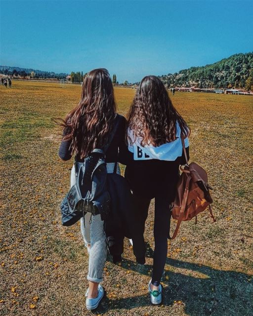 Walking through the greener grass⛳ (`Akkar, Liban-Nord, Lebanon)