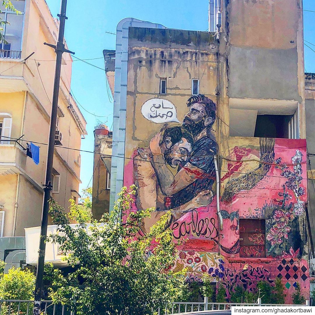 Walls speak louder than words.... liveandletlive  wallart  mural ... (Sassine, Achrafieh)