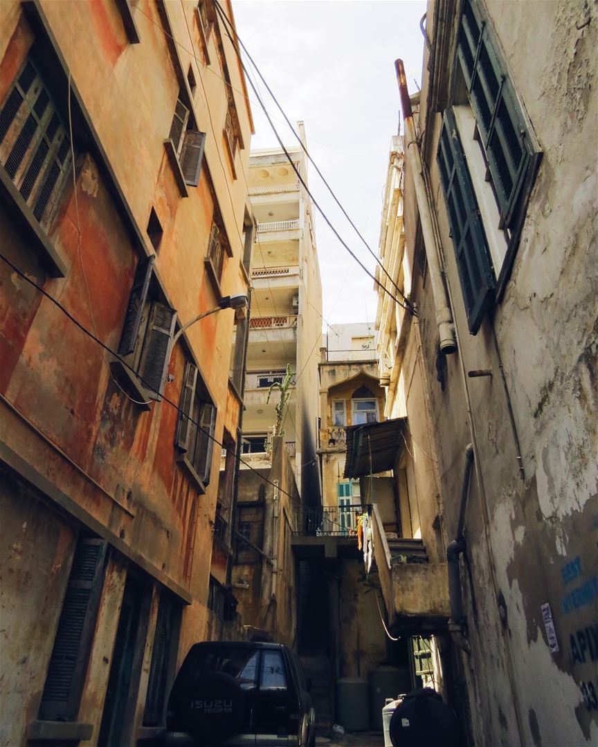 Wandering in the little street of Beirut 🚶🏻‍♀️ beirutbyalocal... (Ain El Mreisse, Beyrouth, Lebanon)