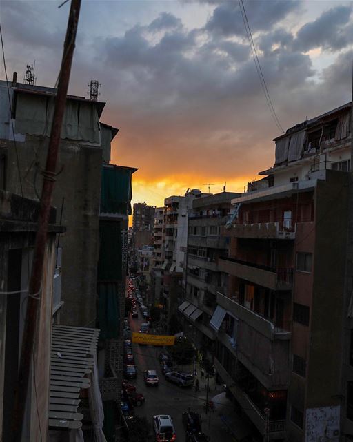 Was a cloudy day in Beirut today. And been contemplating all afternoon to... (Beirut, Lebanon)