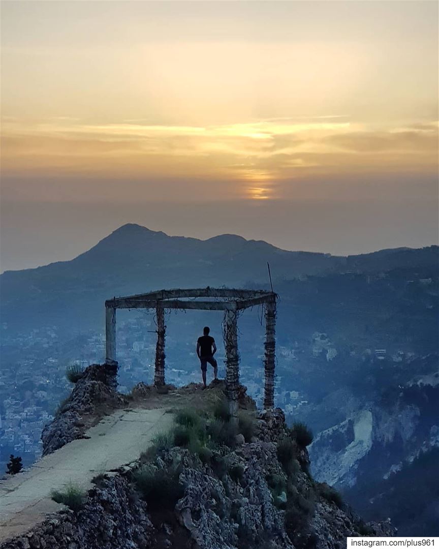 Watch more sunsets than Netflix 🌄 (El Arz, Liban-Nord, Lebanon)