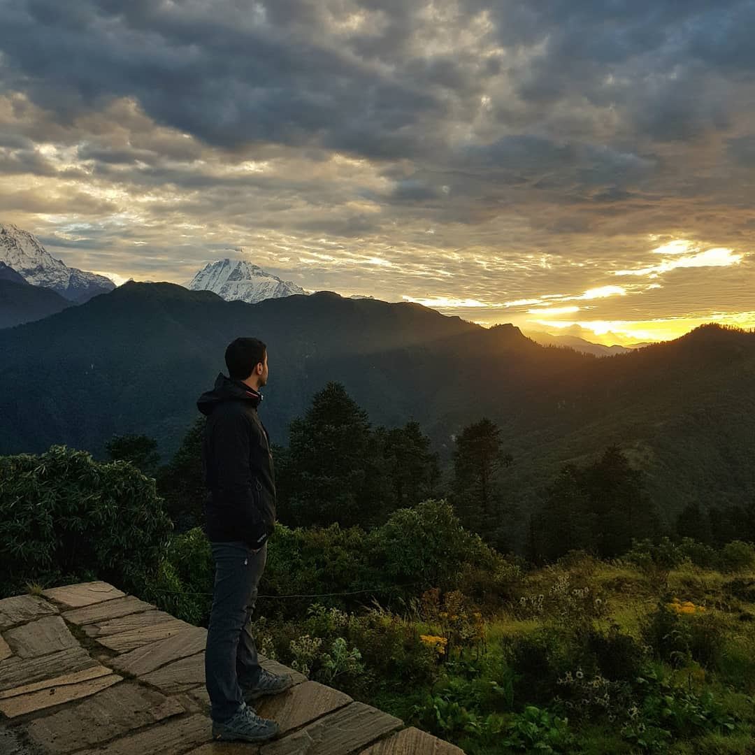 Watch more Sunsets than Netflix 😉....📸 @nico0o0o0o0  life  sun ... (Nepal)