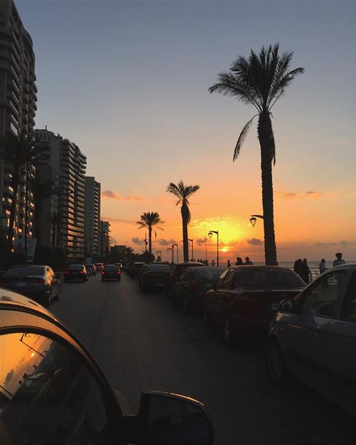 Watching the sunset along the Manara is perhaps the most beautiful thing... (Corniche Ain El Mrayseh)