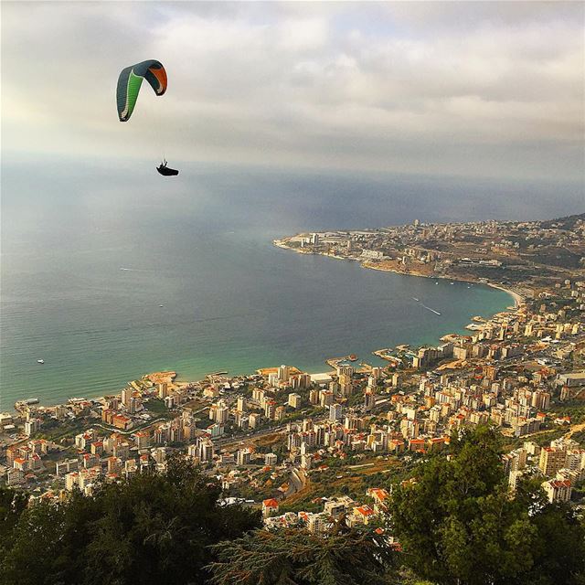 " Watching The Traffic From The Sky..." whatsuplebanon insta_lebanon... (Harîssa, Mont-Liban, Lebanon)